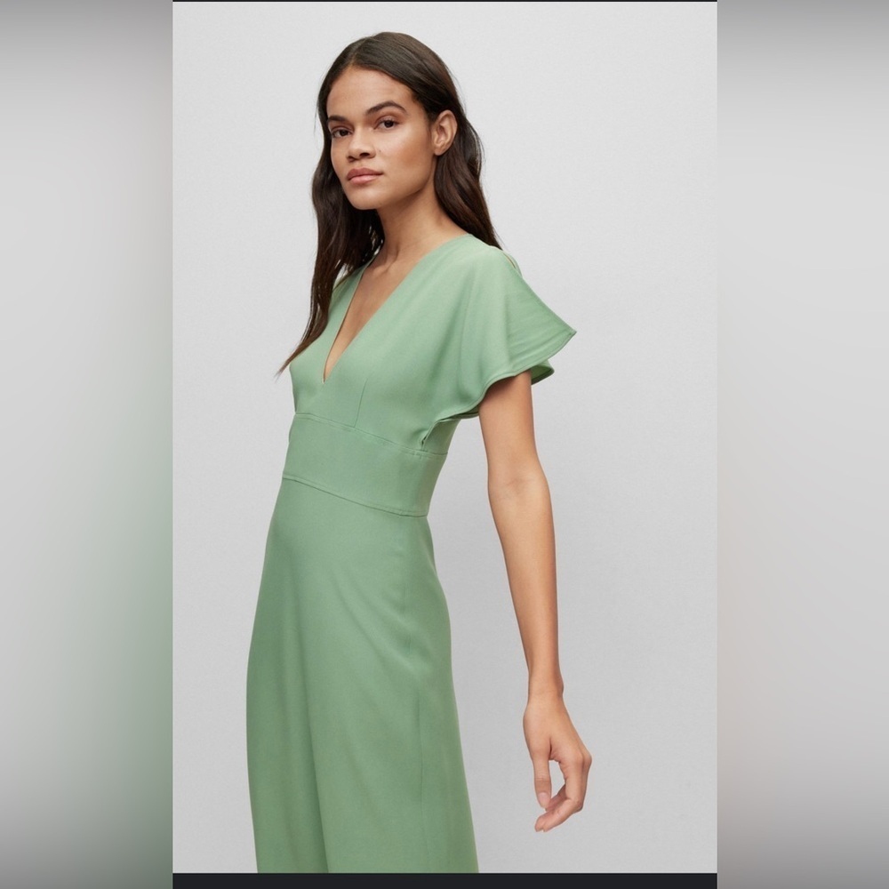 NWOT BOSS midi slimfit dress